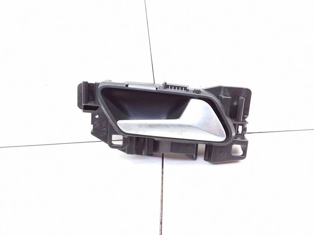 Front door interior handle 25527W01 – Opel Crossland X (2017-)