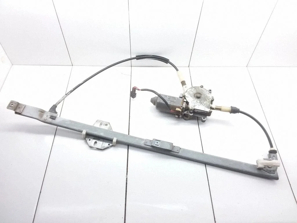 Front door window regulator with motor 701837462A