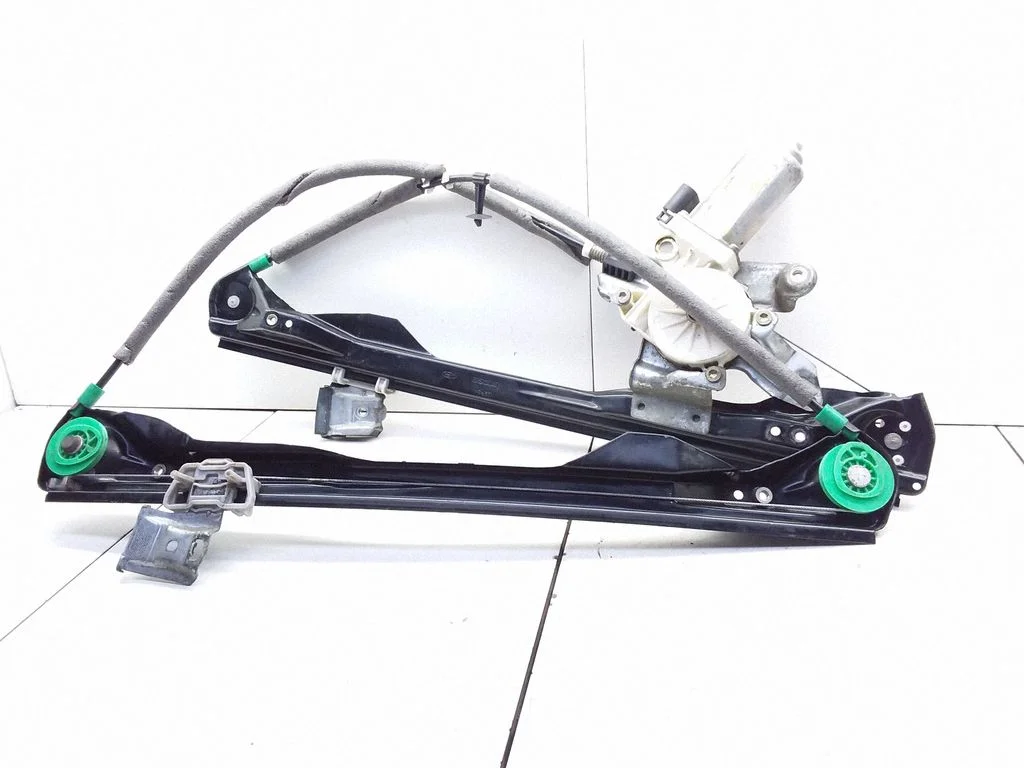 Front door window regulator with motor D2R5A