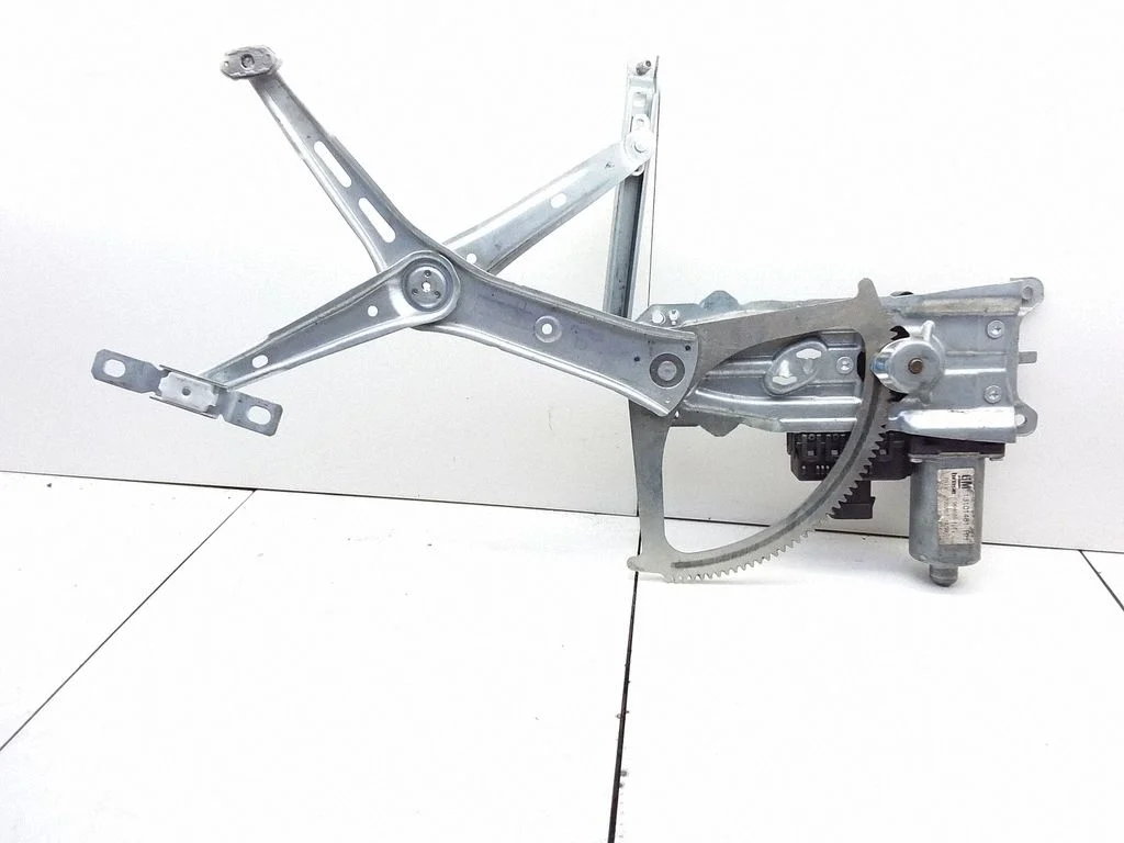 Priekšējā el. loga pacēlāja mehānisma komplekts – Opel Astra H (2004-2012)