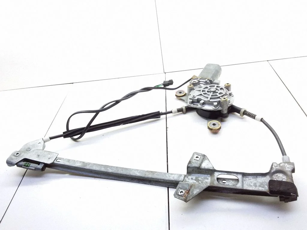 Esiukse elektriline aknatõstuk mootoriga – Audi 100 S4 C4 (1990-1995)