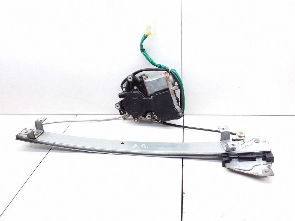 Front door window regulator with motor – Mitsubishi Galant (1997-2003)