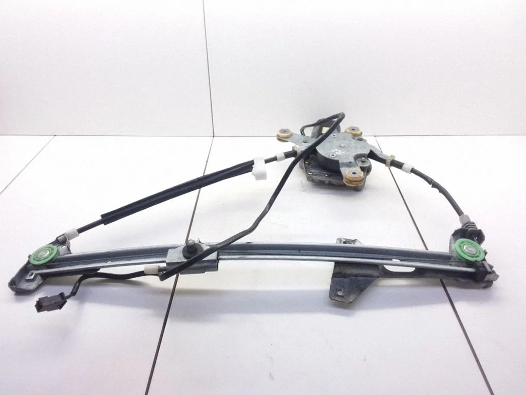 Esiukse elektriline aknatõstuk mootoriga – Audi 100 S4 C4 (1990-1995)