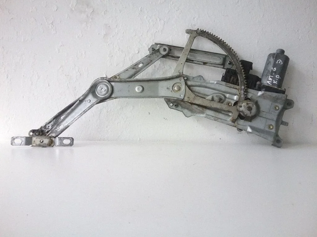 Priekšējā el. loga pacēlāja mehānisma komplekts 0130821714