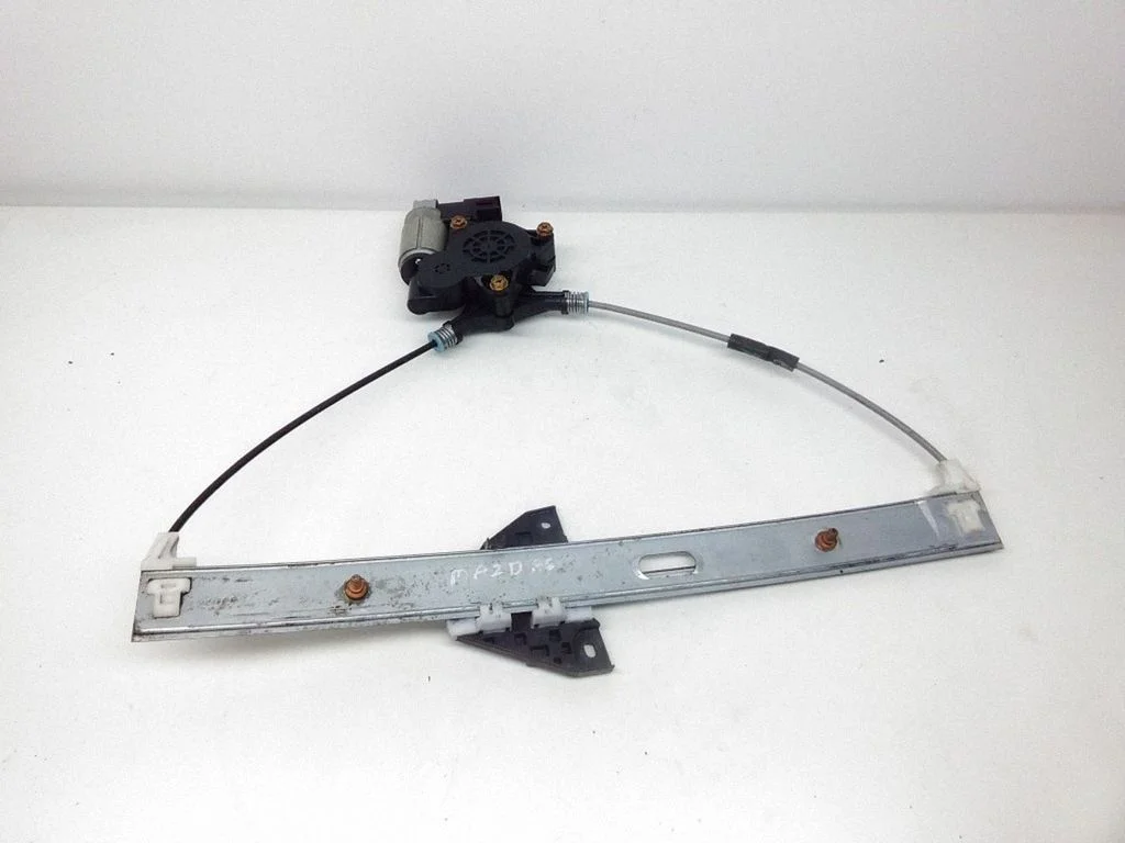 Front door window regulator with motor CM011070