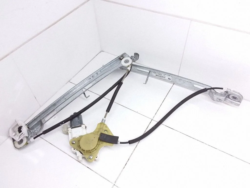 Front door window regulator with motor 05291798AA