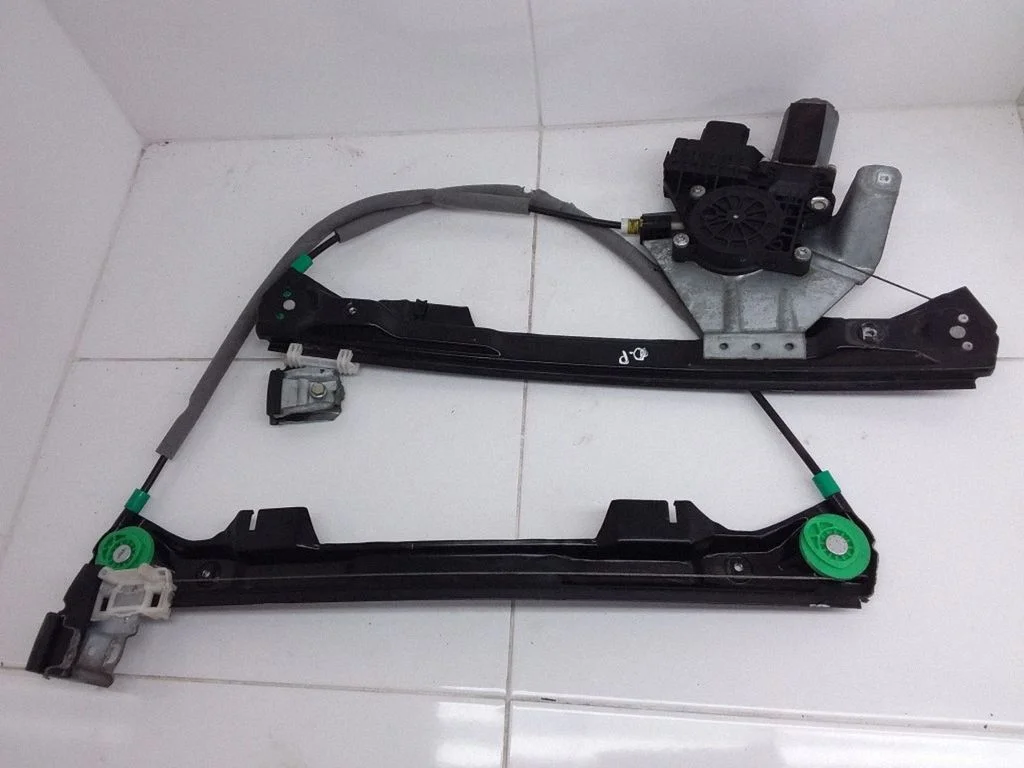 Front door window regulator with motor 0130821947