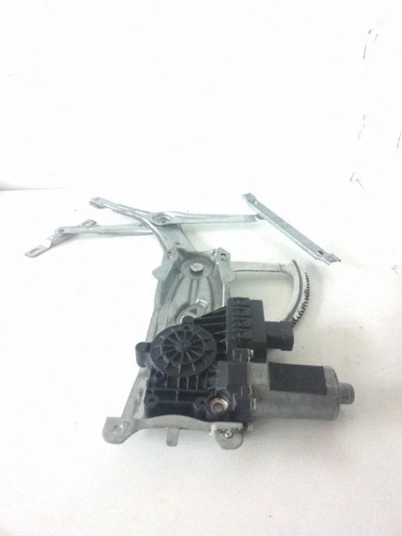 Priekšējā el. loga pacēlāja mehānisma komplekts – Opel Astra H (2004-2012)