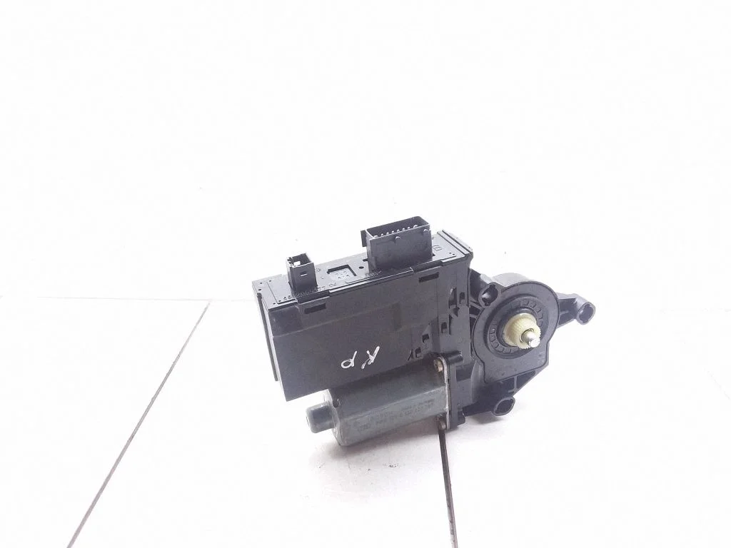 Front door window regulator motor – Peugeot 307 (2001-2005)