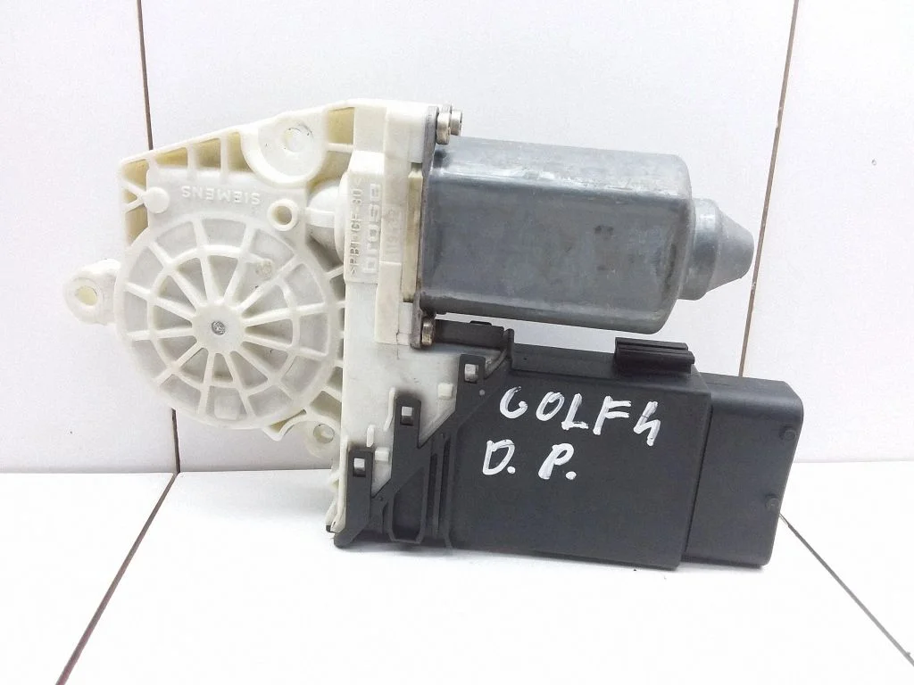 Front door window regulator motor – Volkswagen Golf IV (1998-2005)