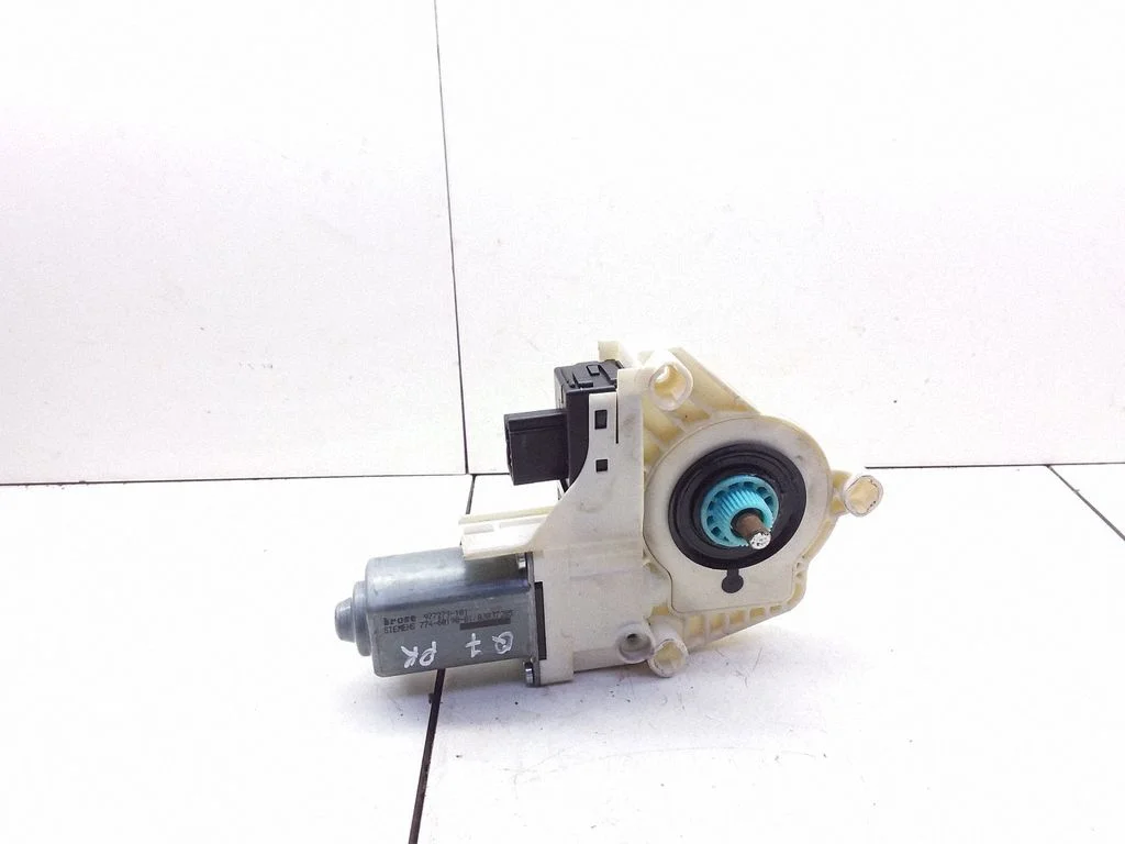 Front door window regulator motor – Audi Q7 4L (2005-2015)