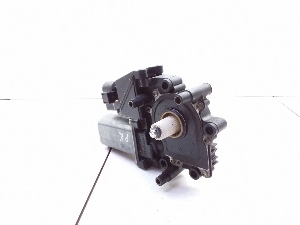 Front door window regulator motor 4B0959801E