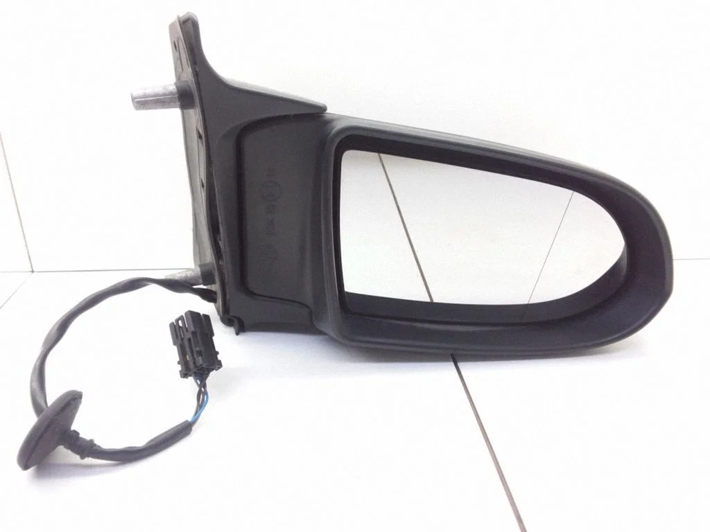 Front door electric wing mirror E4023259