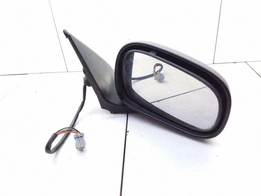 Front door electric wing mirror E11015302