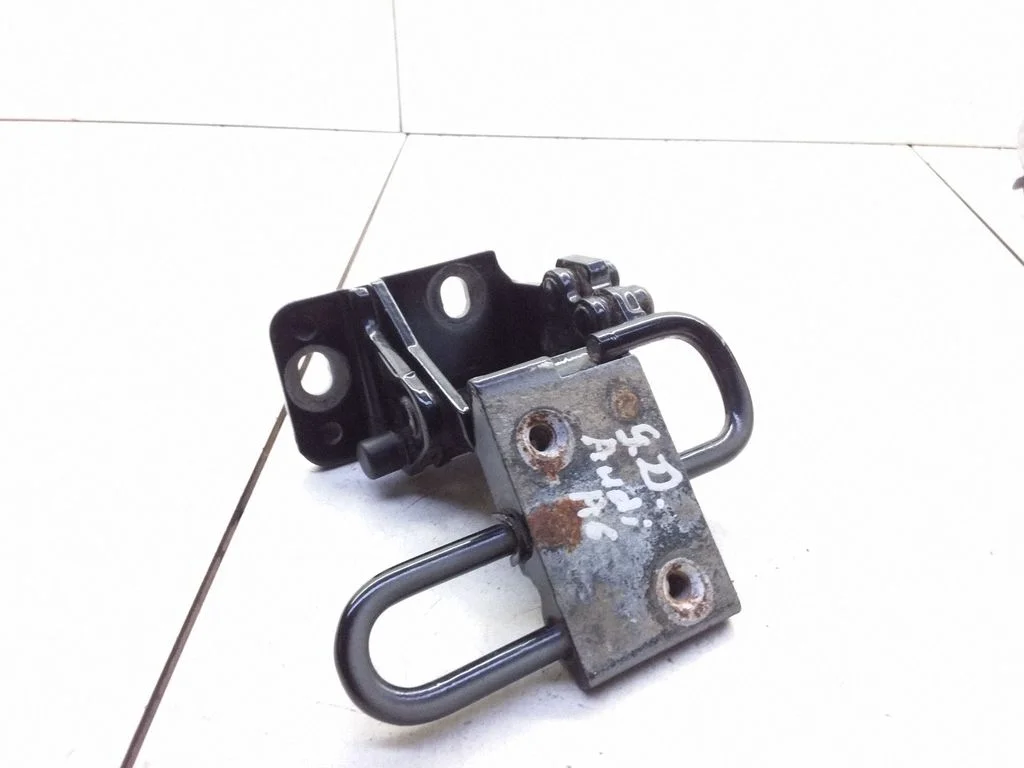 Rear door lower hinge – Audi A6 Allroad C5 (1999-2005)