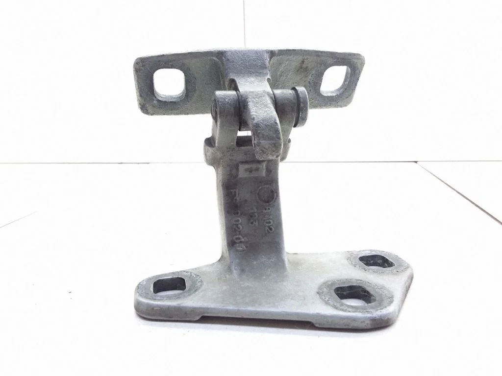 Tagaukse alumine hing 8402183