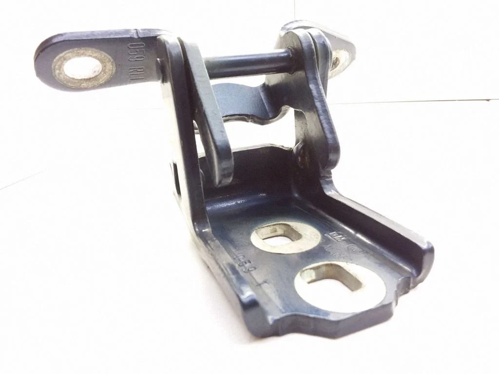 Rear door lower hinge ES03A046574