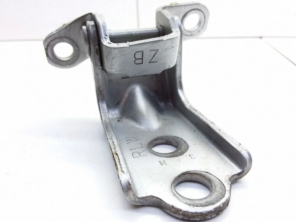 Rear door lower hinge – right
