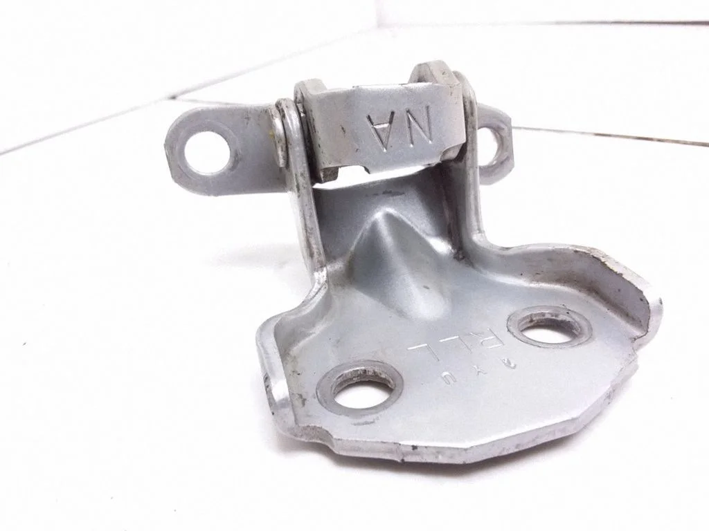Rear door lower hinge – left