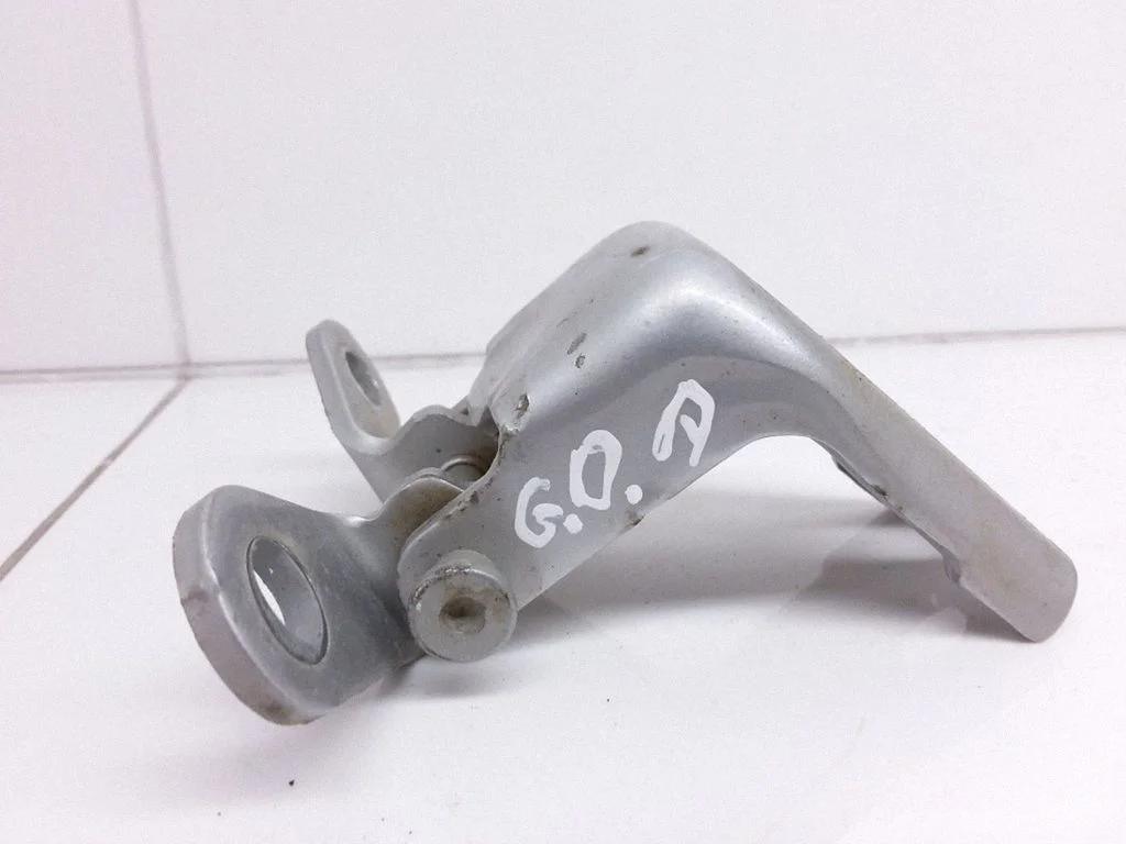 Tagaukse alumine hing 93BBF26806AK