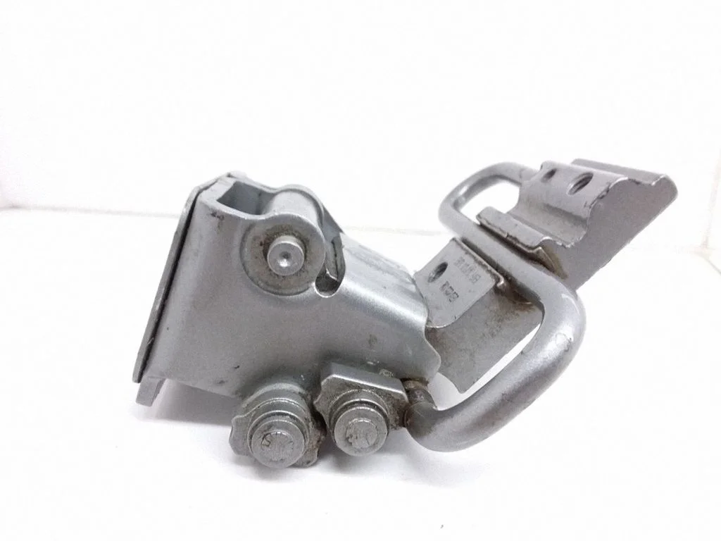 Rear door lower hinge 8E0833412