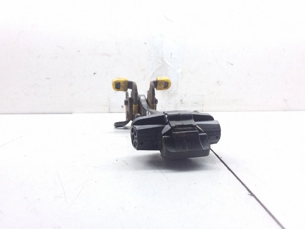 Rear door check strap stopper ES05