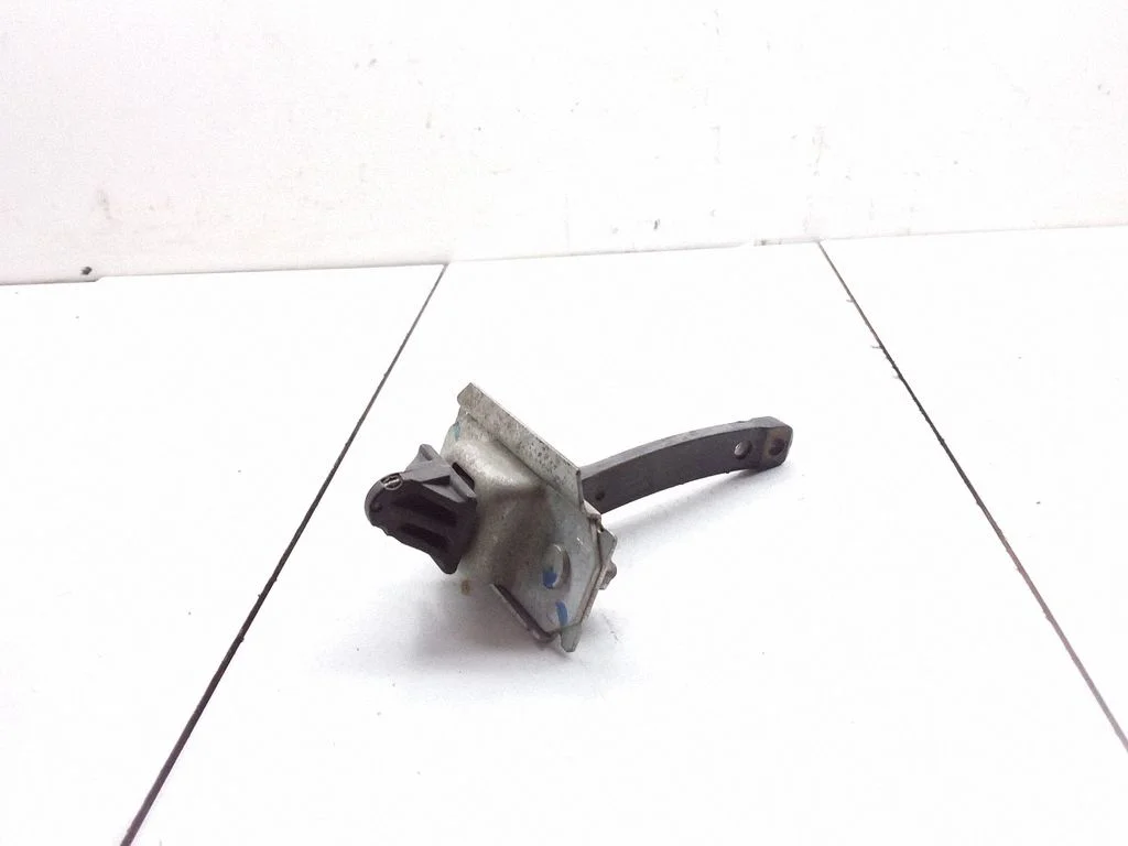 Rear door check strap stopper – Ford Ranger (2007-2011)