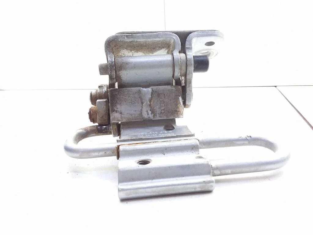 Rear door upper hinge 4B0833412B