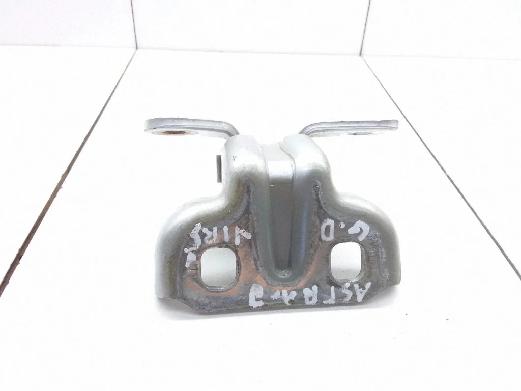 Rear door upper hinge – Opel Astra H (2004-2012)
