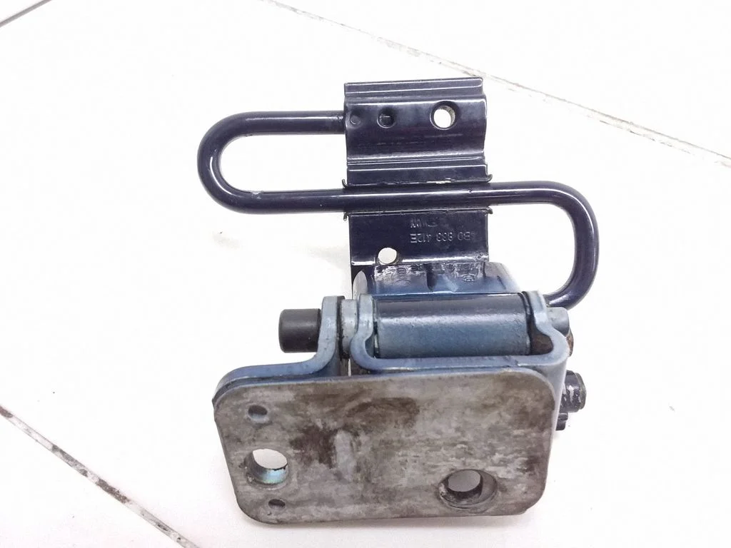 Rear door upper hinge 4B0833412E