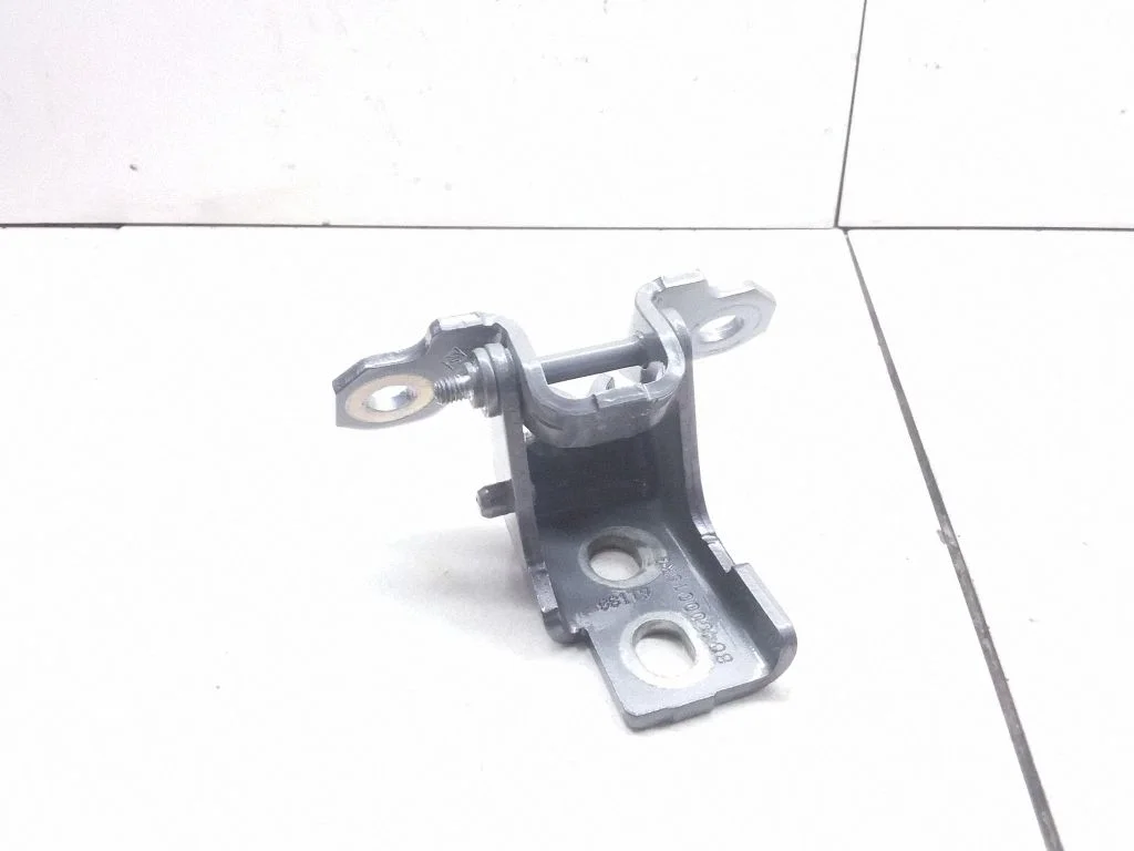 Rear door upper hinge 804000016RG