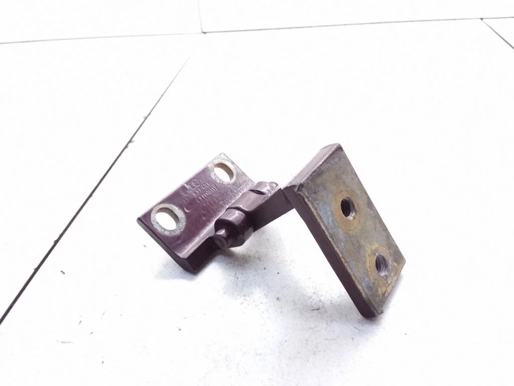 Rear door upper hinge 4A0833401