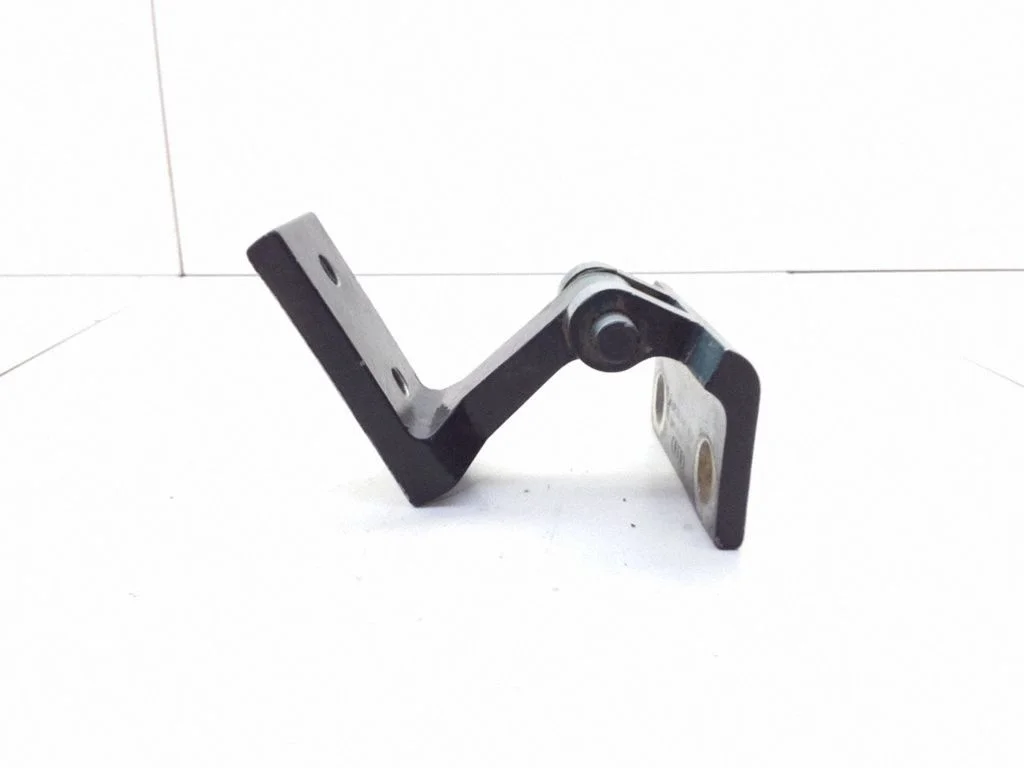 Rear door upper hinge 4A0833401