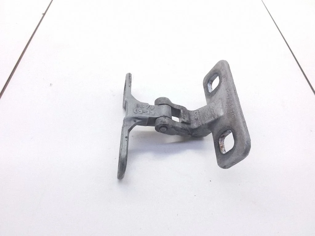 Rear door upper hinge – BMW X5 E53 (1999-2006)