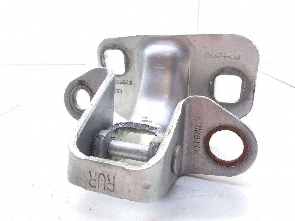 Rear door upper hinge 04574428