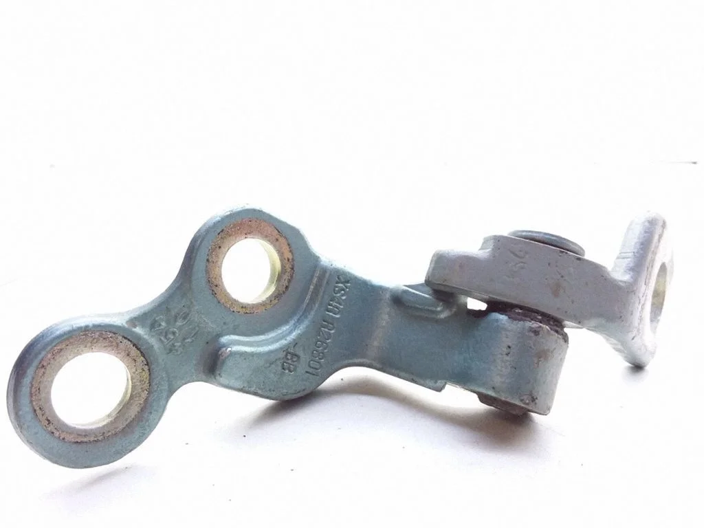 Tagaukse ülemine hing XS4AA26801