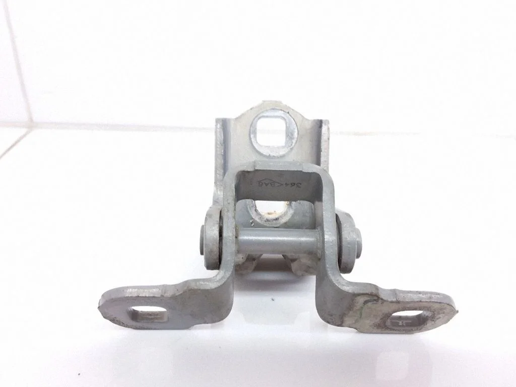 Tagaukse ülemine hing – Renault Megane II (2002-2005)