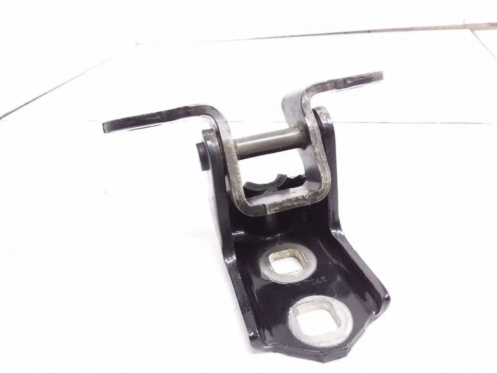 Tagaukse ülemine hing – Renault Megane II (2002-2005)