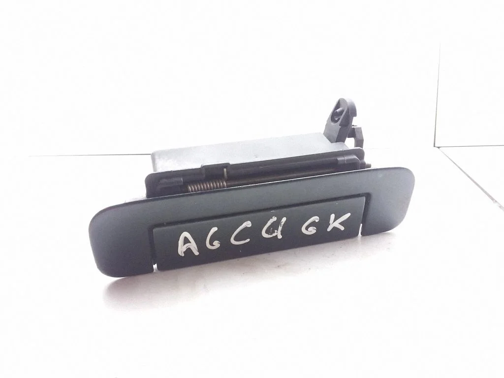 Rear door exterior handle – Audi A6 S6 C4 4A (1994-1997)