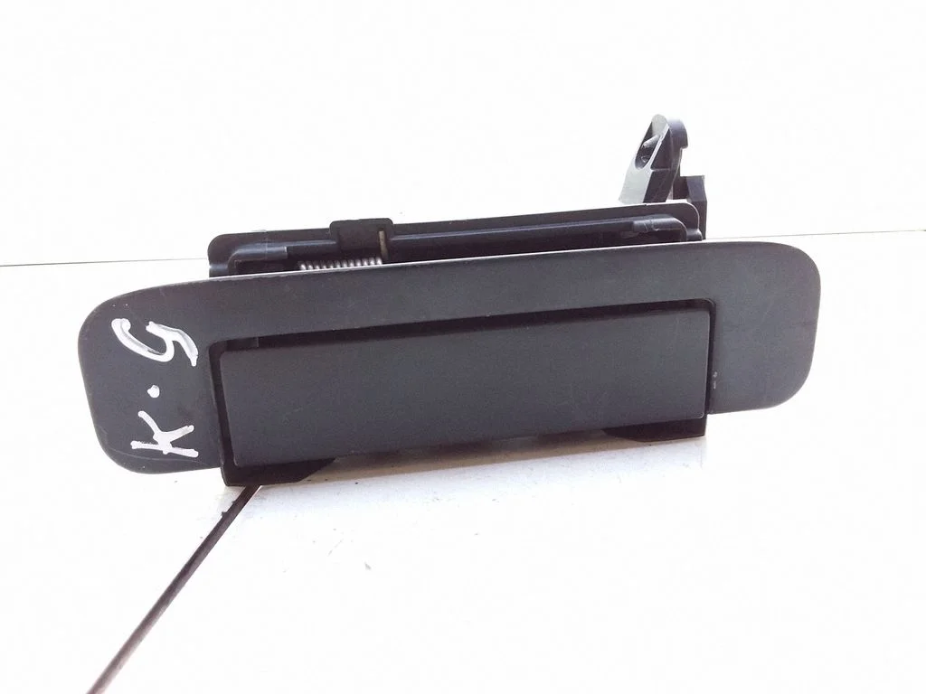Rear door exterior handle – Audi A4 S4 B5 8D (1994-1999)