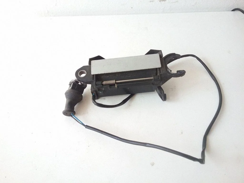 Rear door exterior handle 8D0837208A