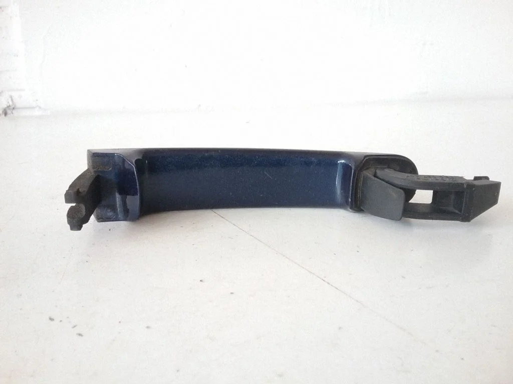 Rear door exterior handle 3B0837207