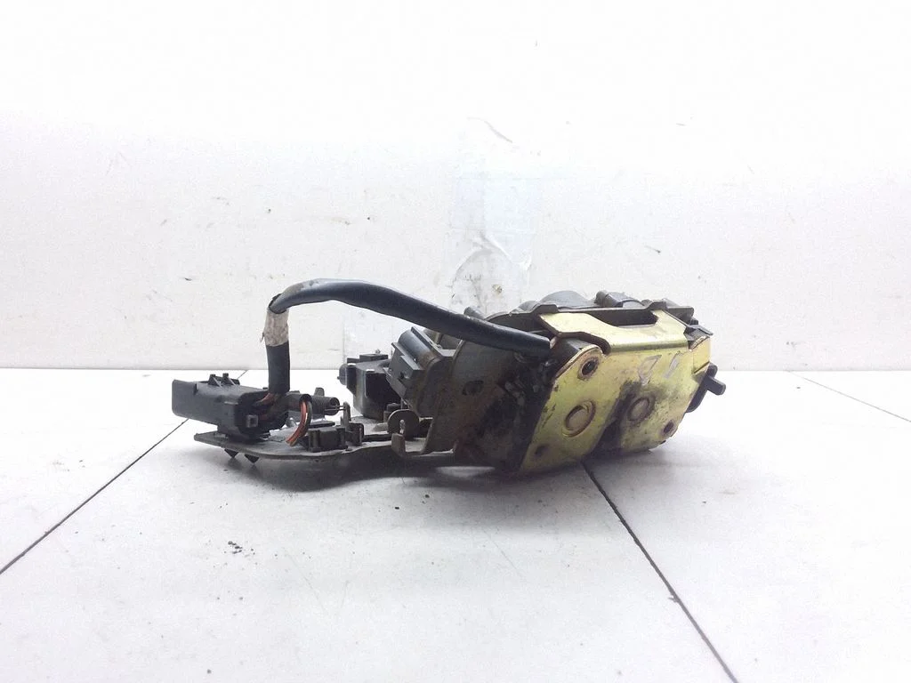 Rear door lock – Chrysler Voyager (2004-2007)
