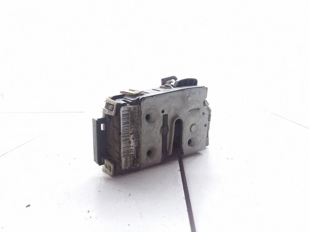 Zamek drzwi tylnych P04589650AC