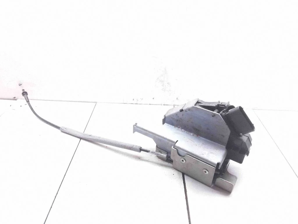 Rear door lock BK31V43288AF