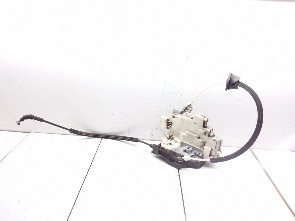 Rear door lock 3C4839015C