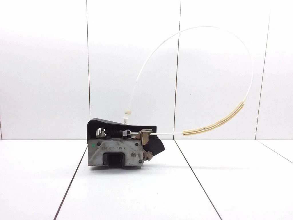 Rear door lock – Audi A6 S6 C4 4A (1994-1997)