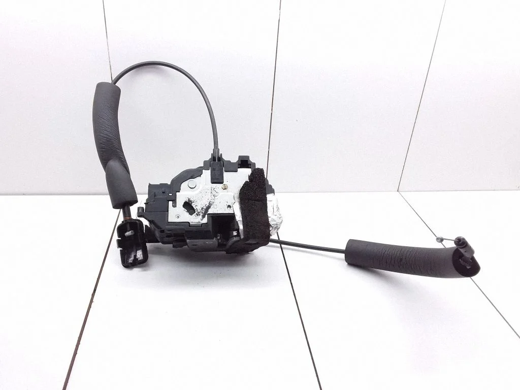 Rear door lock – Renault Laguna III (2007-2015)