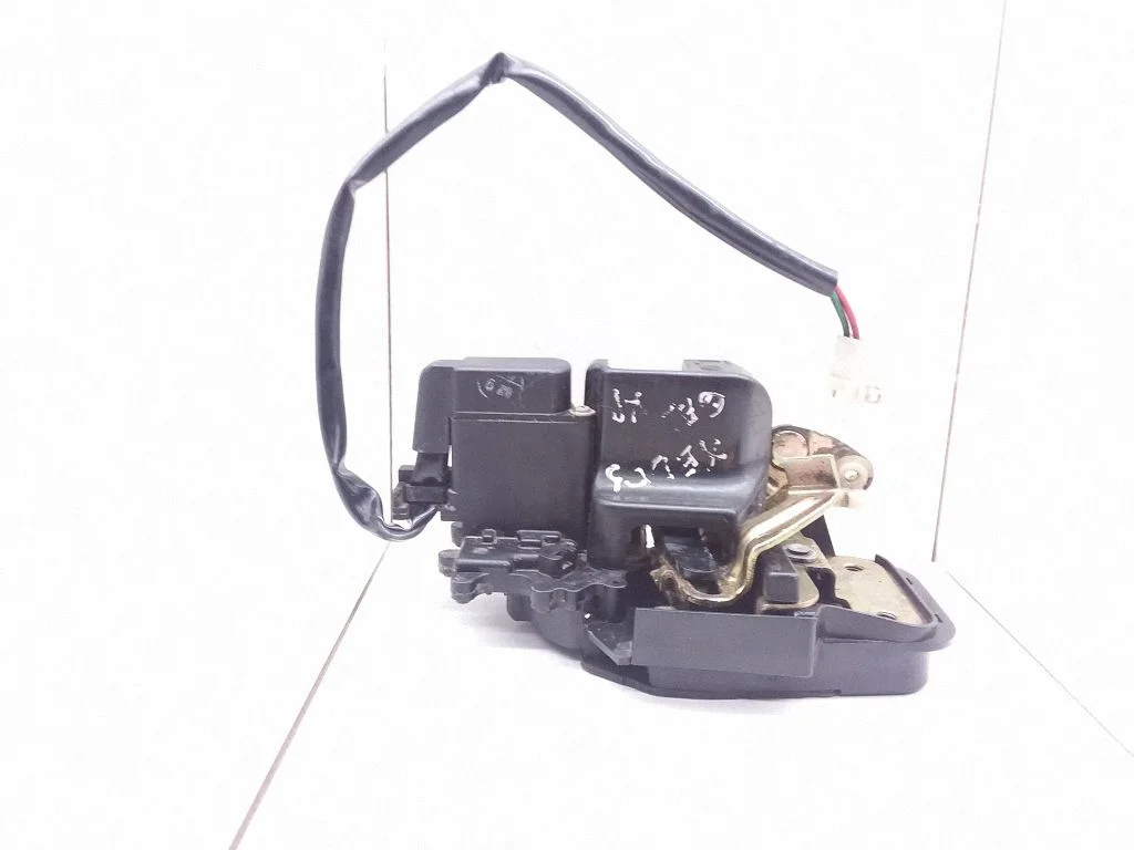 Tagaukse lukk – Mazda Xedos 6 (1992-2000), tagumine vasak
