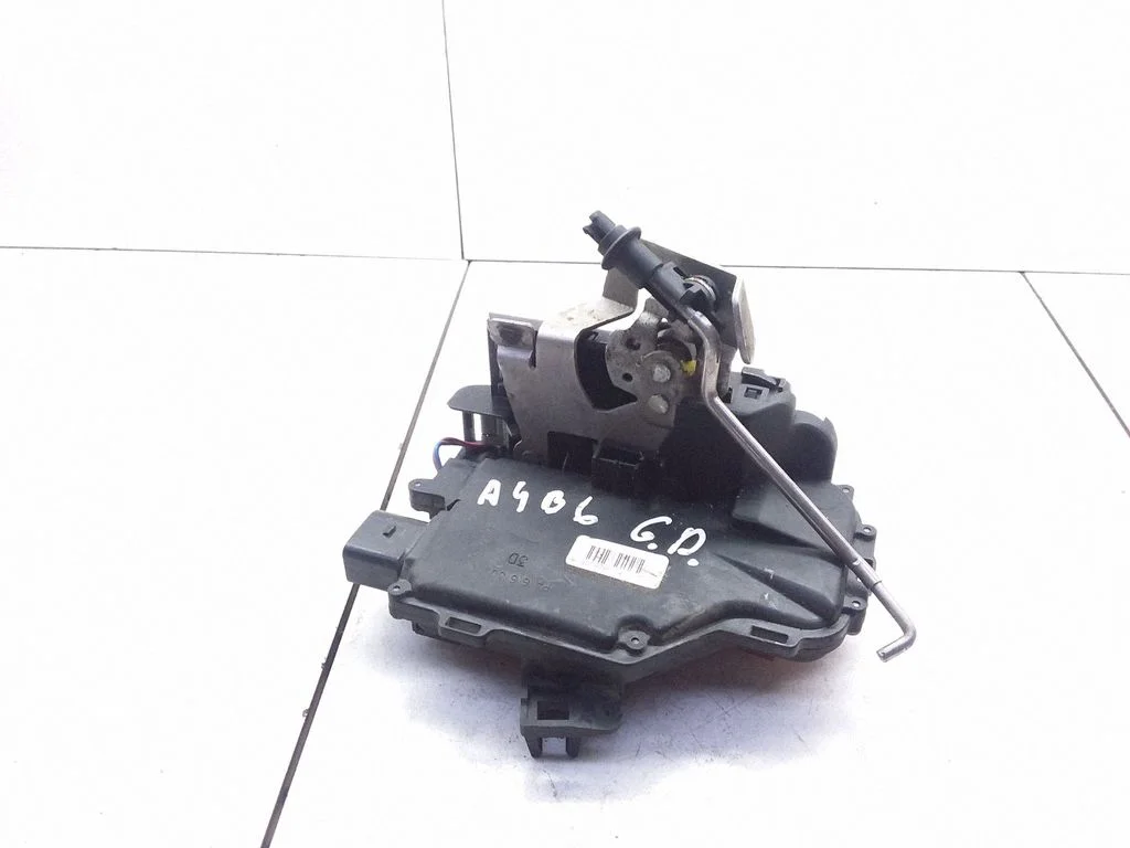 Rear door lock – Audi A4 S4 B6 8E 8H (2001-2005)